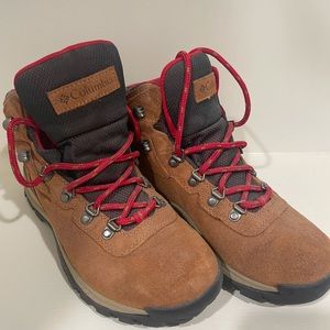 Columbia Hiking Boots Sz 8